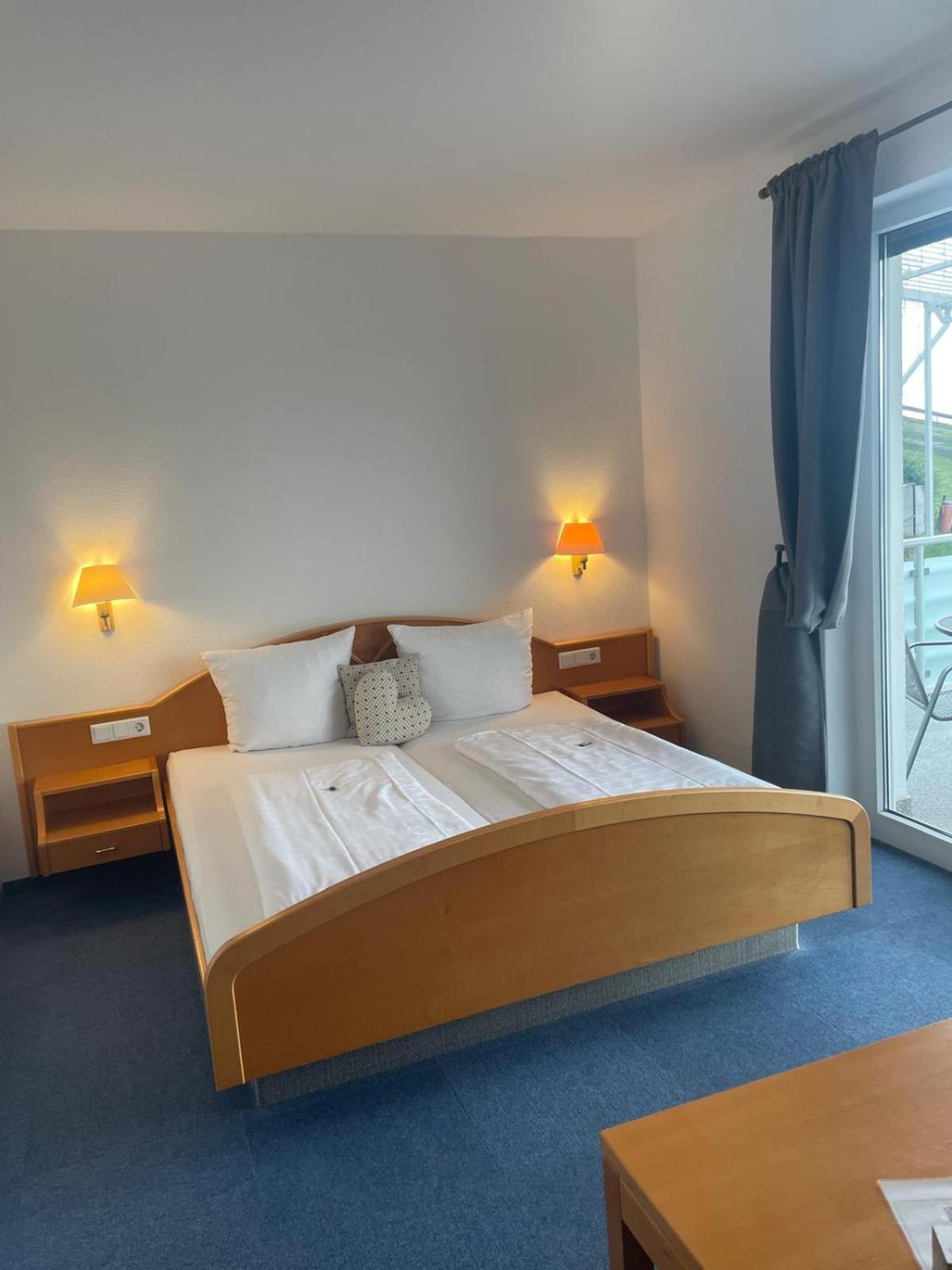Hotel Berghof Albersweiler Экстерьер фото